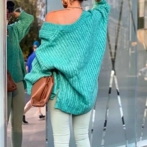 NWT FREE PEOPLE Chunky Knit Blue Bell V-Neck Oversized Sweater Electric Teal M - Picture 4 of 11